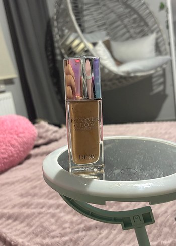 Beden Dior Forever Glow Star Filter 30 ml - Bej