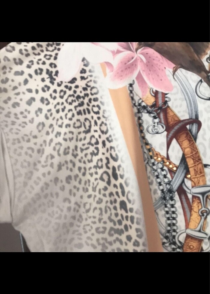 Leopar desenli taslı şık bluz - Görsel 3