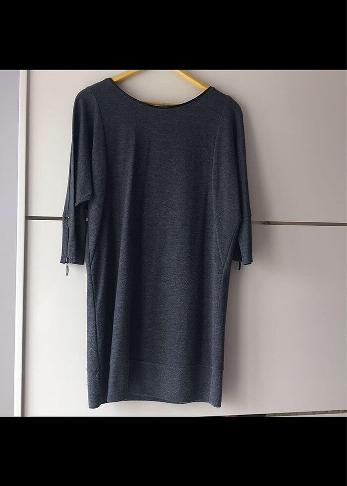 Kolye aksesuarlı bluz - Görsel 2