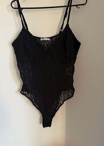 Siyah Dantel Detaylı İnce Askılı crop - Görsel 2