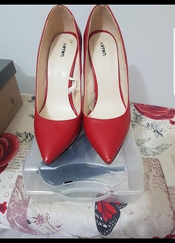 Koton marka kirmizi stiletto