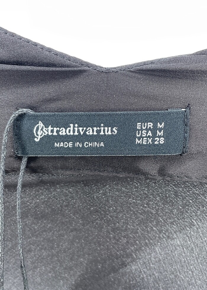 Stradivarius Kısa Elbise %70 İndirimli. - Görsel 4