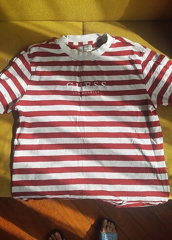 s/m Beden bordo Renk Guess orijinal tisört -unisex