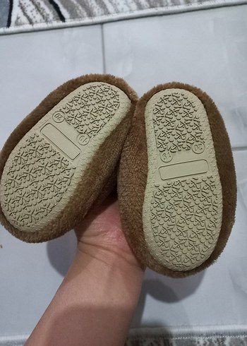 Kızlar için Kahverengi Nakışlı Sıcak Terlik - Görsel 2