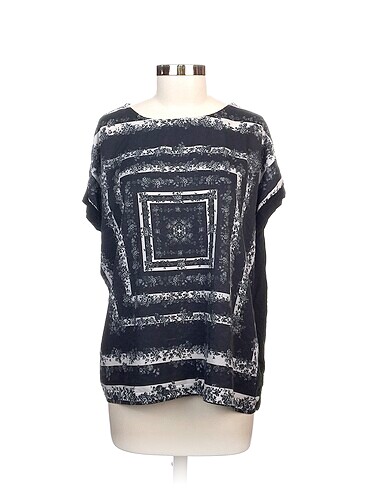 LC Waikiki Bluz %70 İndirimli.