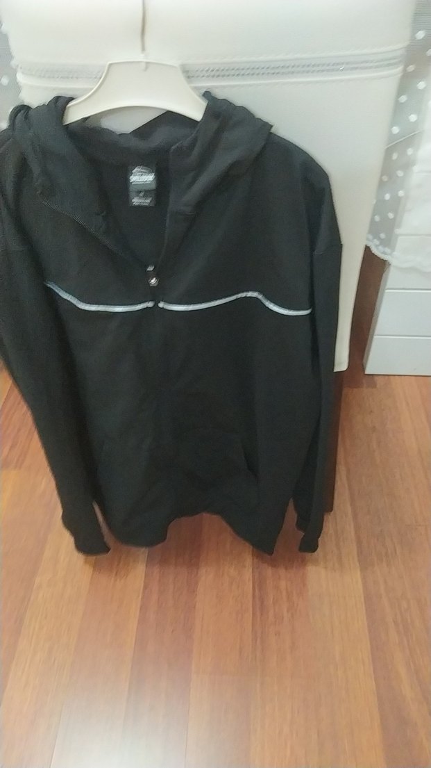 Siyah Kapüşonlu Erkek Rüzgarlık - Görsel 3