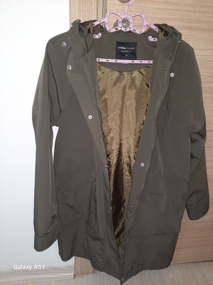 LCW Grace Kadın Kapüşonlu Düz Midi Mont - Görsel 3