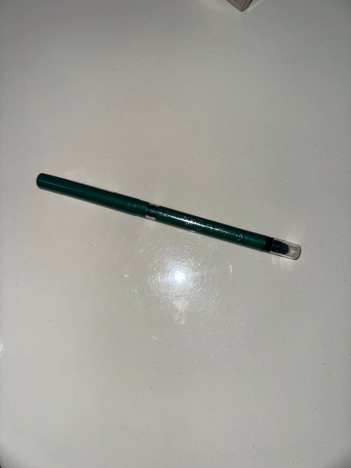 Loreal yeşil göz kalemi - Görsel 3