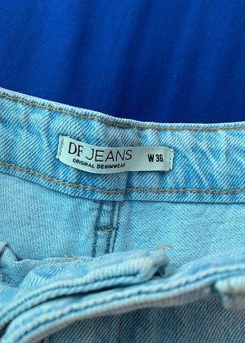 36 Beden mavi Renk Kadın Mavi Yırtık Mini Denim Şort