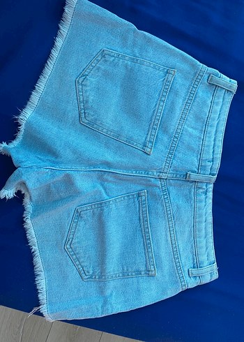 36 Beden Kadın Mavi Yırtık Mini Denim Şort