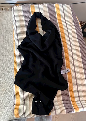 Zara Sikligin Simgesi Siyah Minimal Bodysuit Zara