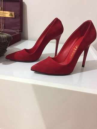 35 Beden kırmızı Renk Stiletto ayakkabı
