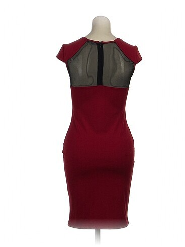 m Beden PreLoved Kısa Elbise %70 İndirimli.