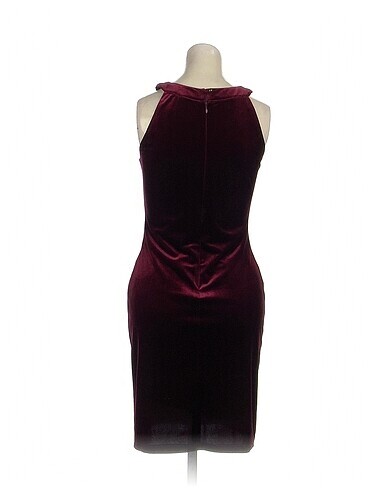 40 Beden PreLoved Kısa Elbise %70 İndirimli.