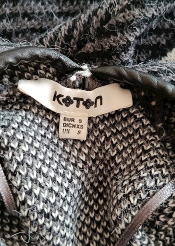 Koton Siyah Gri Çizgili Triko Panço - Görsel 2