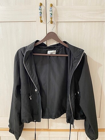 s Beden siyah Renk pull and bear siyah yagmurluk