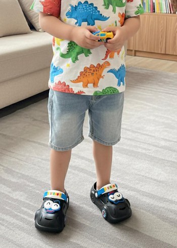 Siyah Baskılı Tokalı Erkek Çocuk Terliği - Görsel 5