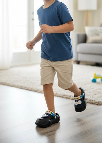 Siyah Baskılı Tokalı Erkek Çocuk Terliği - Görsel 3