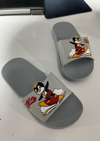 Gri Baskılı Erkek Çocuk Terlikleri