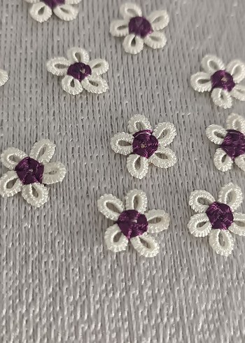 El Yapımı Bohem Çiçek Nakışı Detayları - Görsel 2