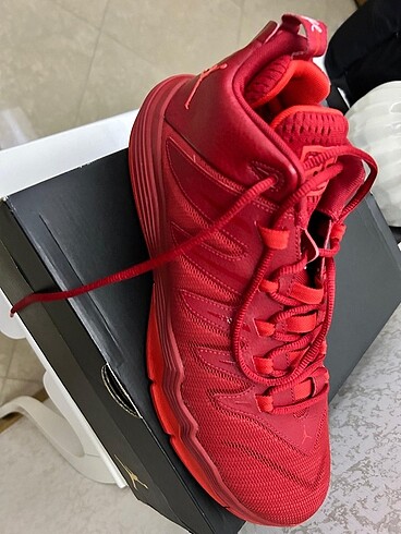 Nike Yepyeni spor ayakkabı