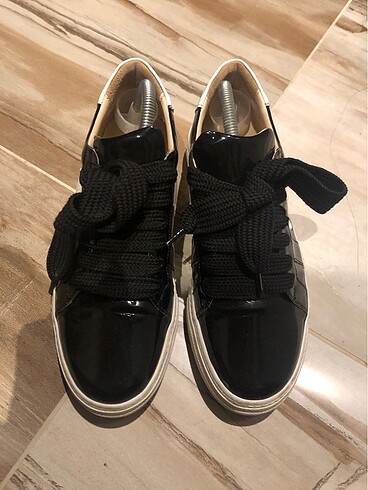 Shoes & More Çok güzel ayakkabı