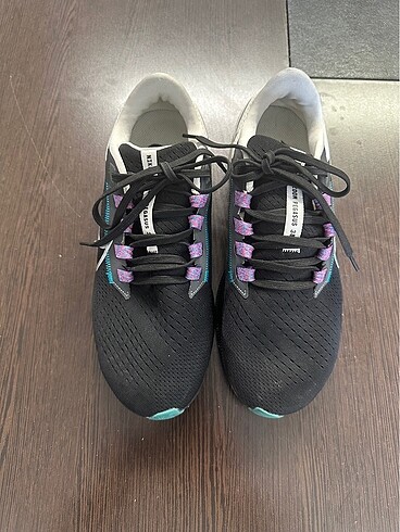 41 numara ünisex Nike Spor ayakkabı