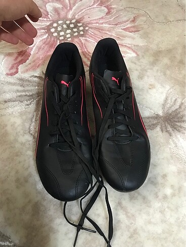 41 Beden çeşitli Renk Puma orjinal krampon 41 numara çok uygun fiyat