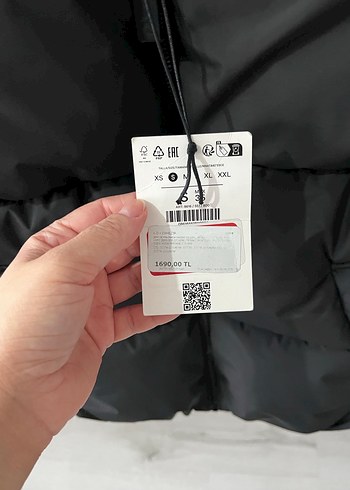 Bershka BERSHKA Siyah Yüksek Yakalı Şişme Yelek