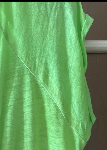 Yeşil Baskılı Kısa Kollu Kadın Tişört butik ürünüdür - Görsel 4