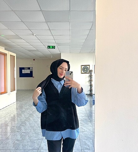 Diğer kazaklı gömlek