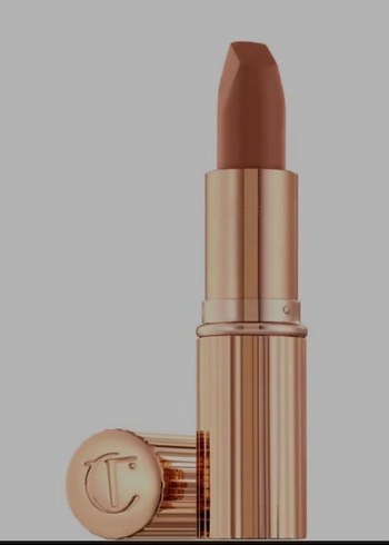 charlotte tilbury catwalking ruj