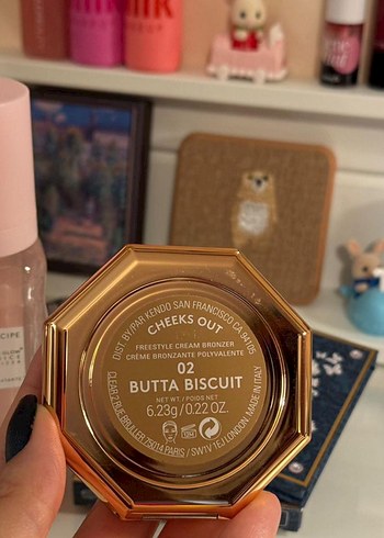 Beden Fenty Cheeks Out Cream Bronzer
