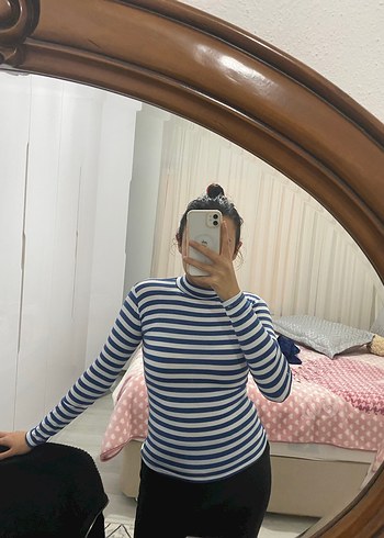 Mavi Çizgili Yüksek Yakalı Tişört - Görsel 2