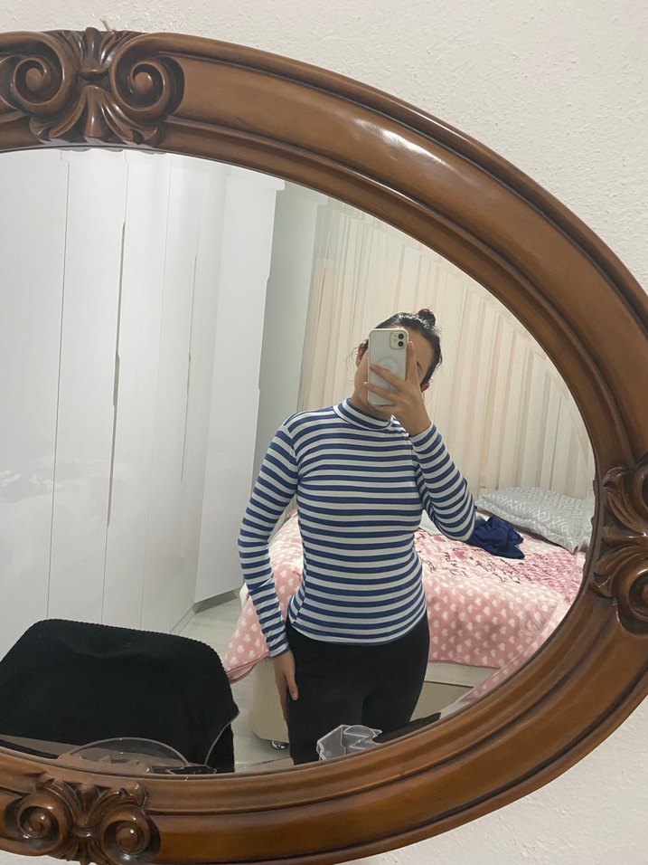 Mavi Çizgili Yüksek Yakalı Tişört - Görsel 3