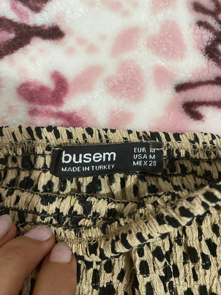 Leopar Desenli Kısa Kollu Fırfırlı Bluz - Görsel 3