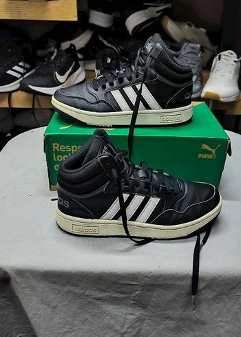 adidas sneaker