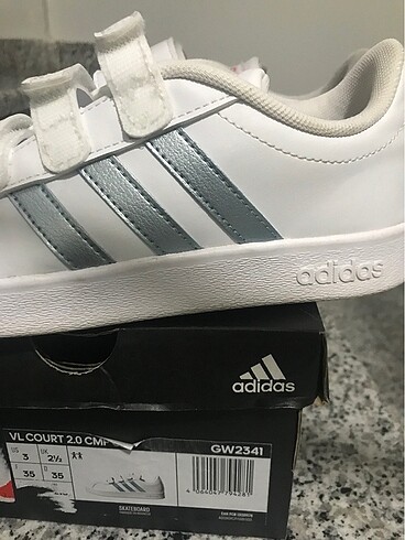 35 Beden beyaz Renk Adidas kız çocuk 35 numara orjinal kutulu