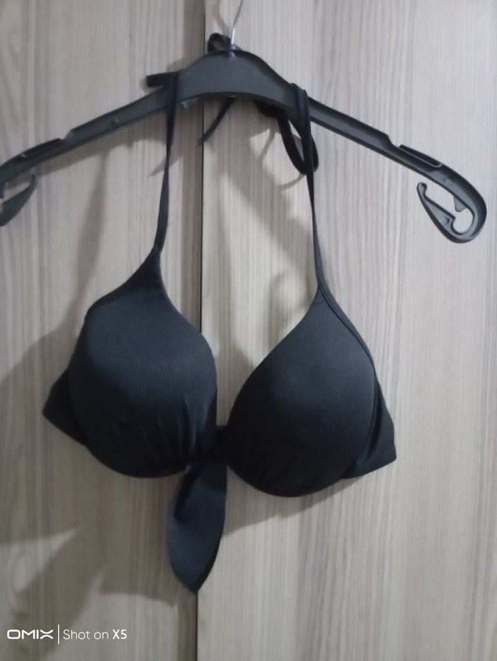 Siyah Strappy Tokalı Bikini Üstü - Görsel 2