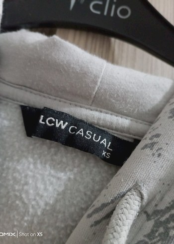 Gri Kapüşonlu Batik Desenli Kadın Sweatshirt - Görsel 3