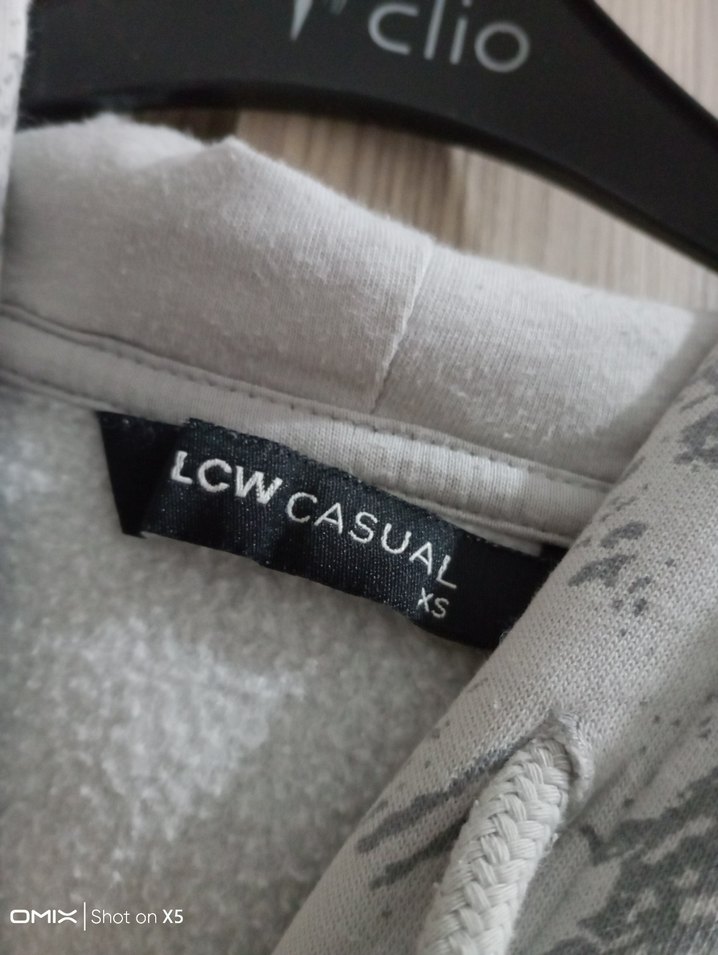 Gri Kapüşonlu Batik Desenli Kadın Sweatshirt - Görsel 3