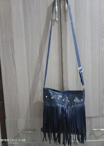 Lacivert Yılan Baskılı Deri Püsküllü Çanta - Görsel 4