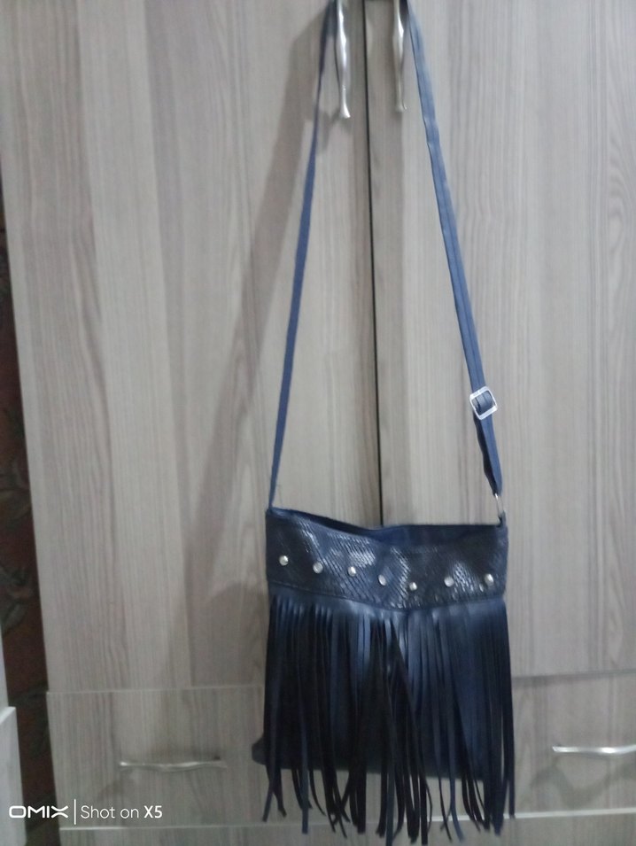 Lacivert Yılan Baskılı Deri Püsküllü Çanta - Görsel 4