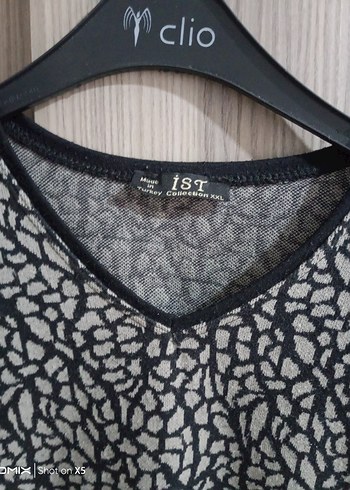 Gri Yılan Desenli V Yakalı Kadın Bluz - Görsel 2