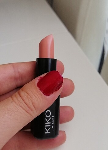 Beden ten rengi Renk Kiko lipstick 401 no ruj