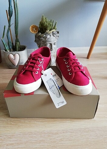 37 Beden bordo Renk Superga sıfır etiketli ayakkabi 
