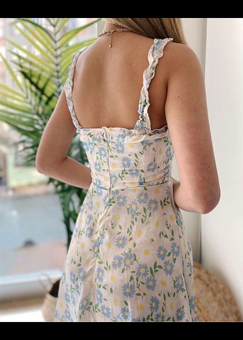 Papatya desenli düğmeli mini elbise - Görsel 4