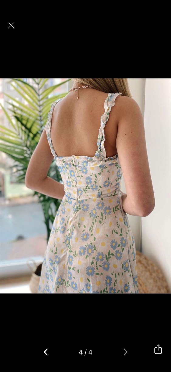 Papatya desenli düğmeli mini elbise - Görsel 4