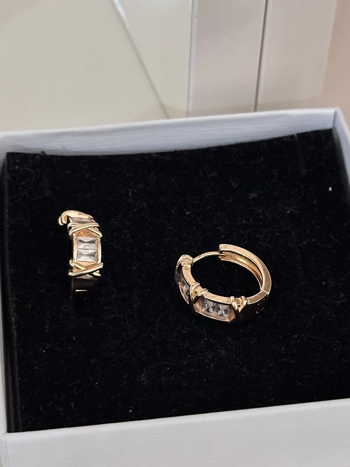 Xoxo gold çelik küpe - Görsel 3