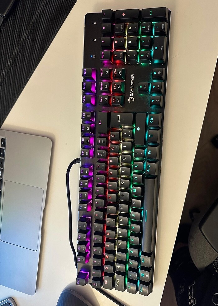 Gamepower oyuncu klavyesi RGB - Görsel 2